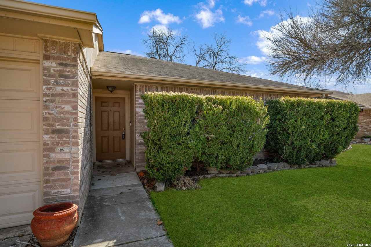 8120 Forest Dawn - Photo 4 of 30