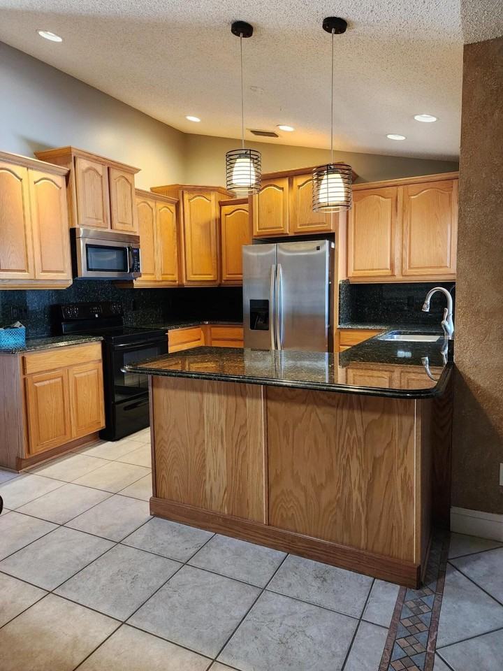 2153 Royal Poinciana Blvd - Photo 4 of 50