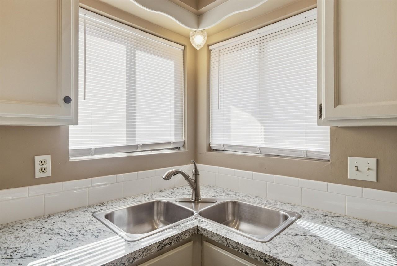 8446 W 15th St N - Photo 6 of 28