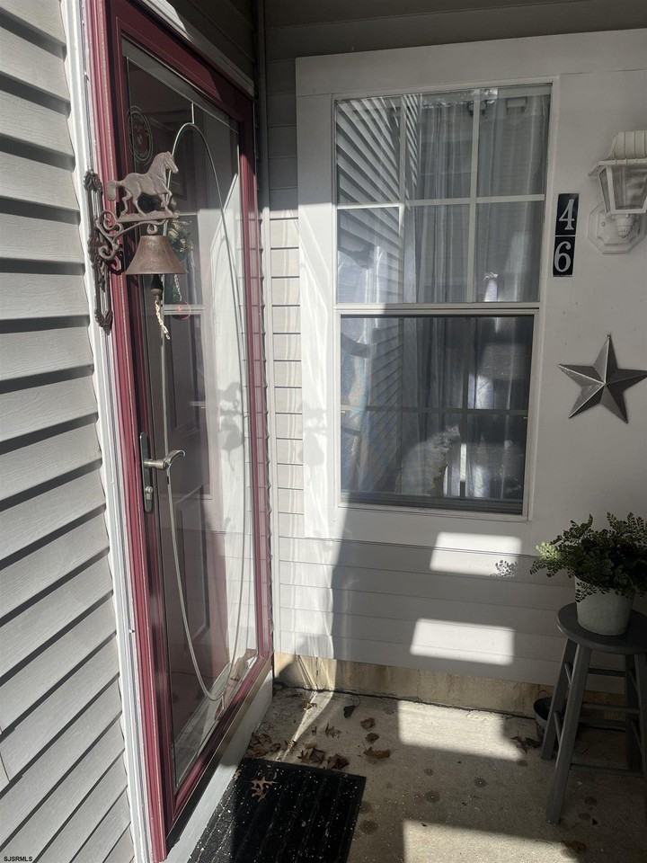 46 Driftwood Ct - Photo 2 of 14