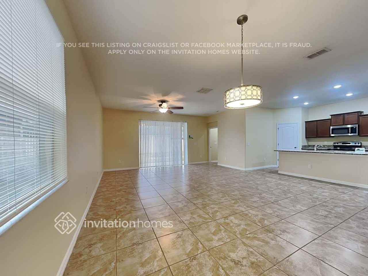 3247 Berwick Ln - Photo 3 of 18