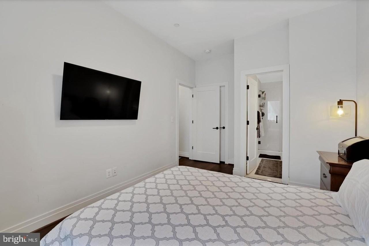 1469 14th St Nw - Photo 4 of 11