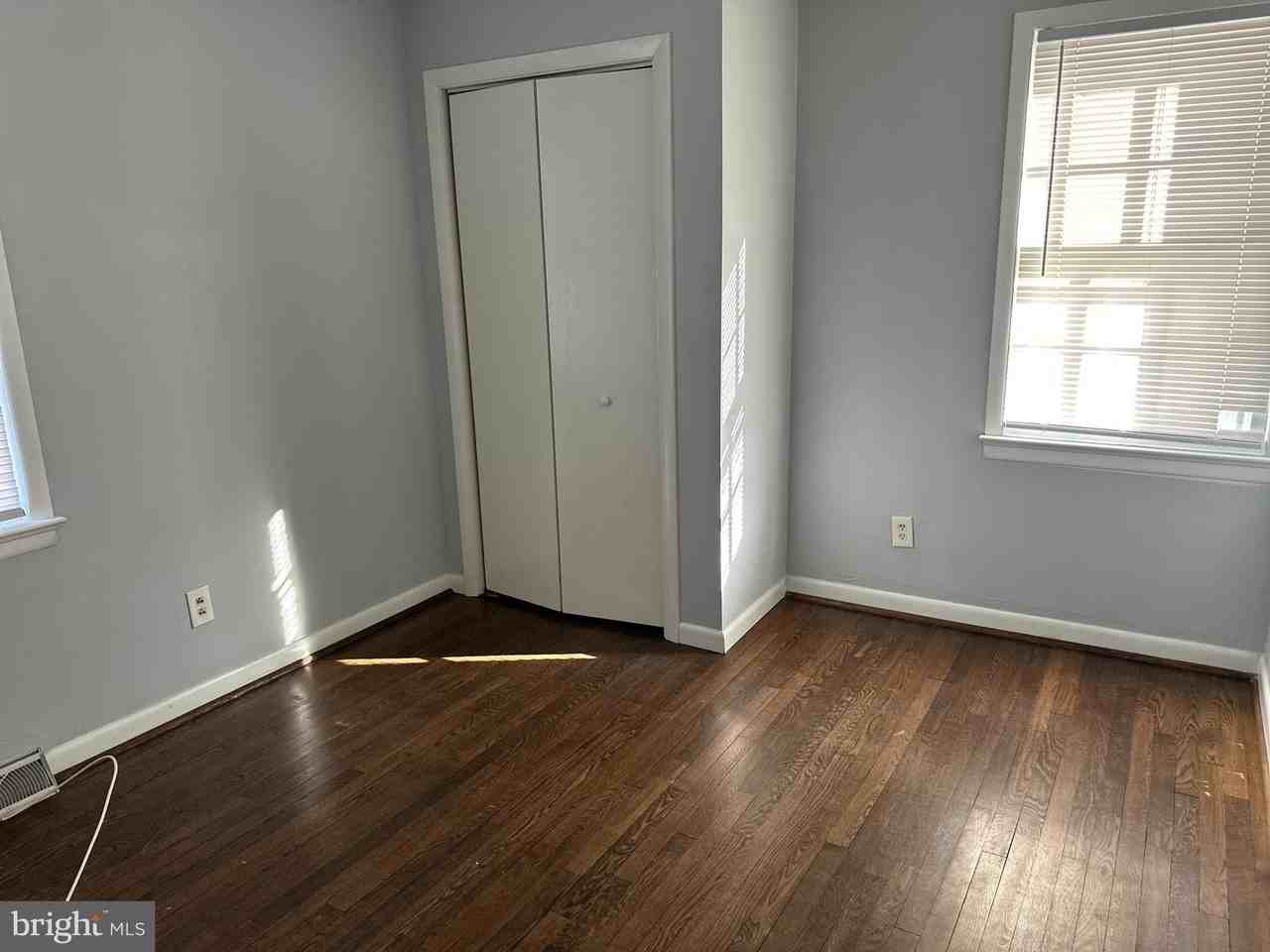 303 3rd Ave Se - Photo 6 of 15