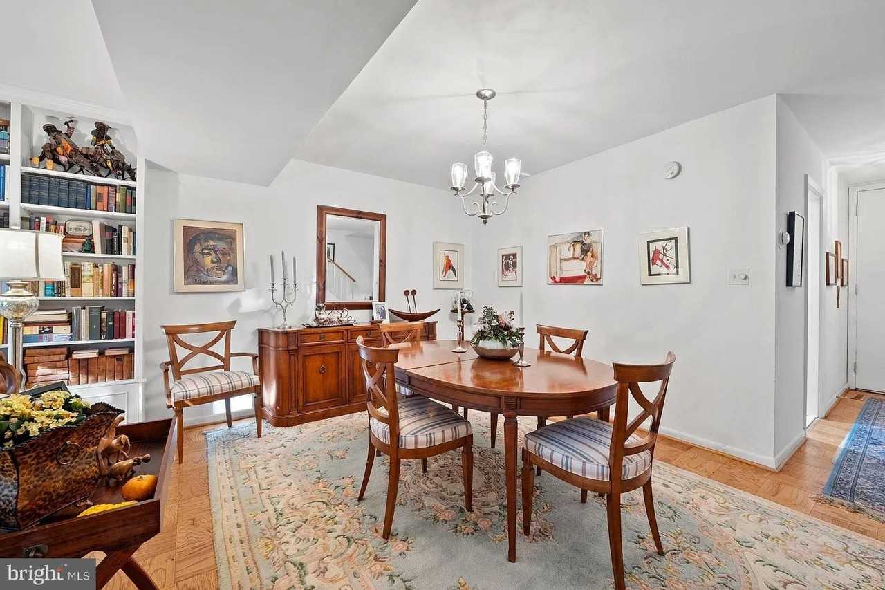 42 Bouton Green Ct - Photo 4 of 32