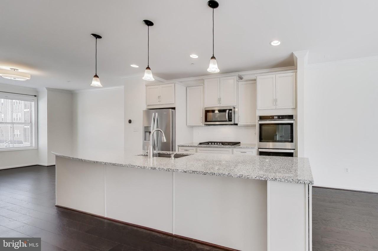 22036 Plover St - Photo 3 of 32