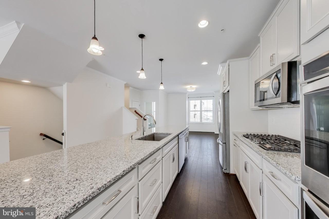 22036 Plover St - Photo 4 of 32