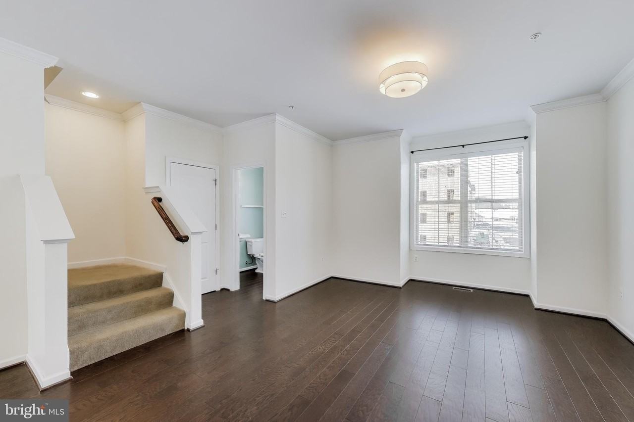 22036 Plover St - Photo 5 of 32