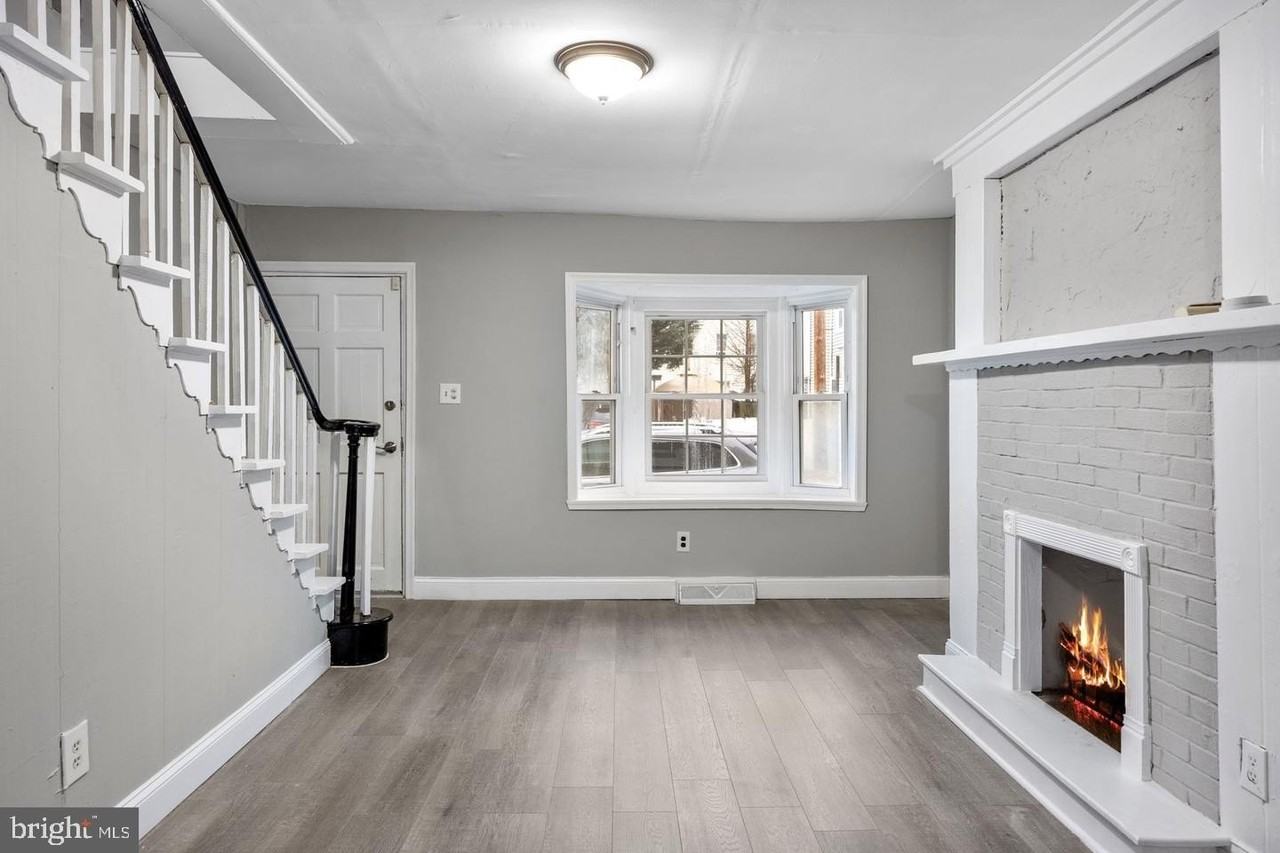 244 Cedar St - Photo 4 of 18