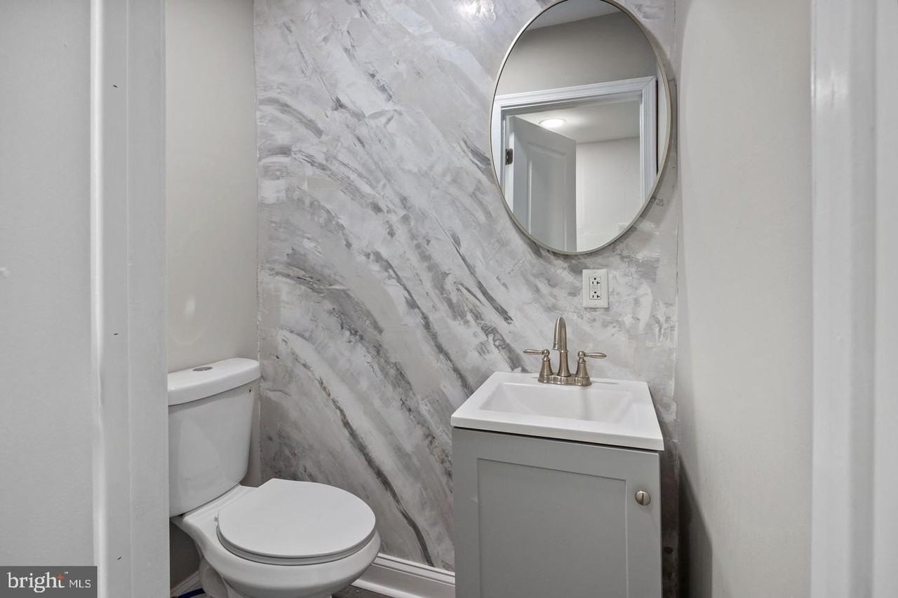 244 Cedar St - Photo 7 of 18