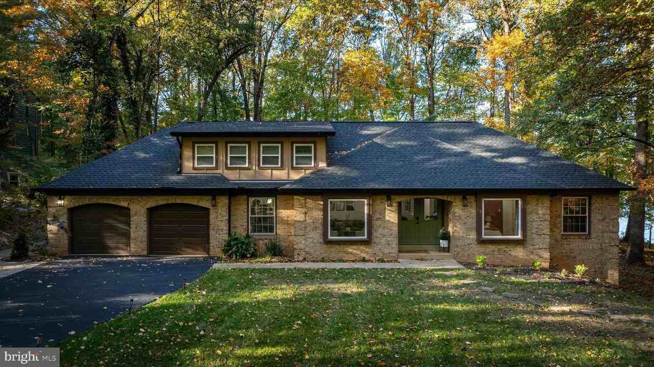 4386 Lakewood Dr - Photo 2 of 50