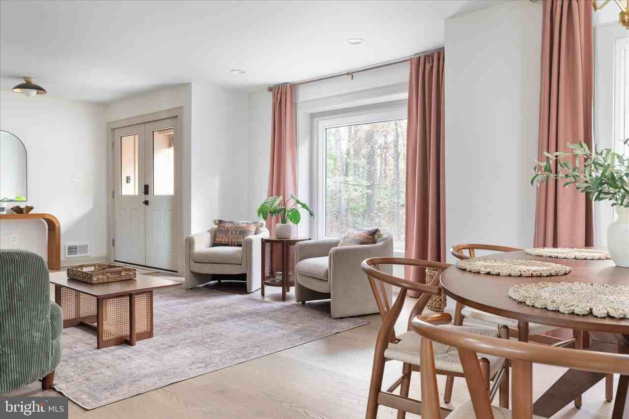 4386 Lakewood Dr - Photo 6 of 50