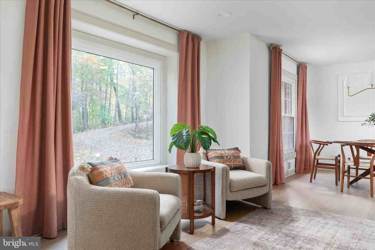 4386 Lakewood Dr - Photo 7 of 50