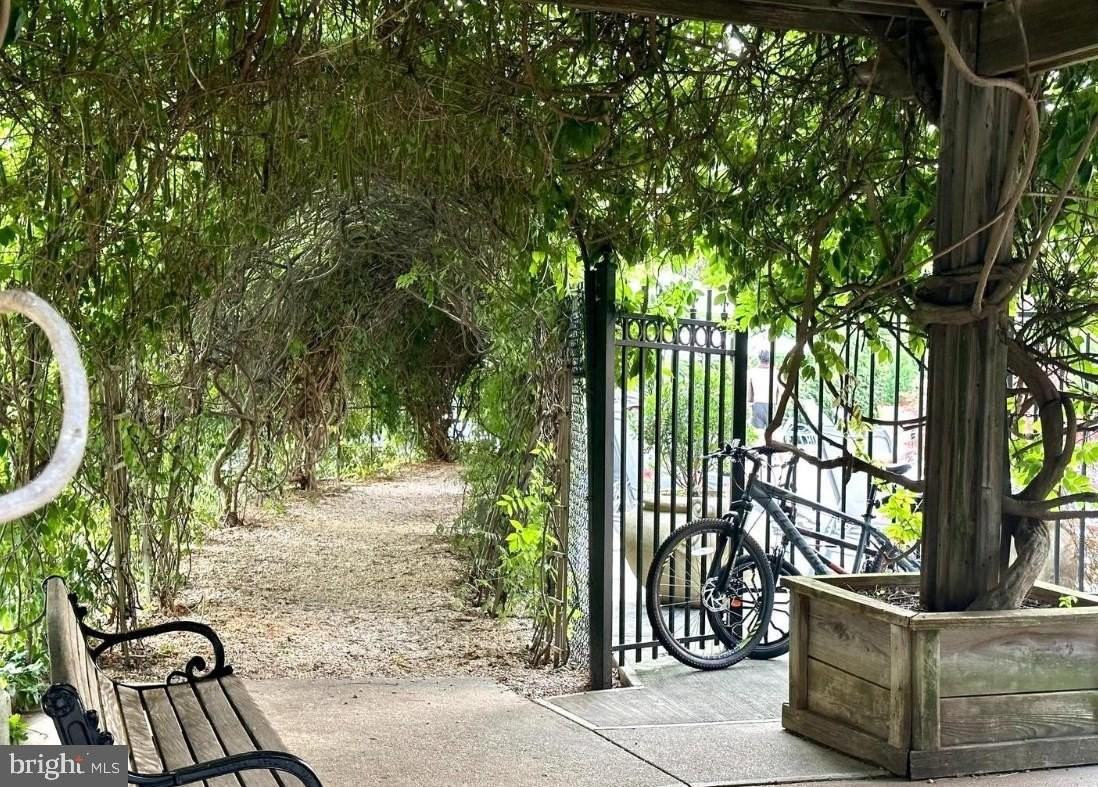 8380 Greensboro Dr Unit 925 #925 - Photo 7 of 33