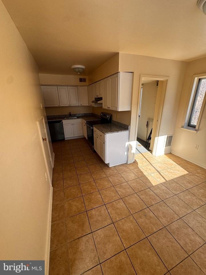 4513 Logsdon Dr - Photo 3 of 17