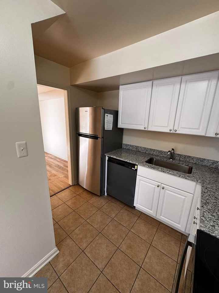 4513 Logsdon Dr - Photo 5 of 17