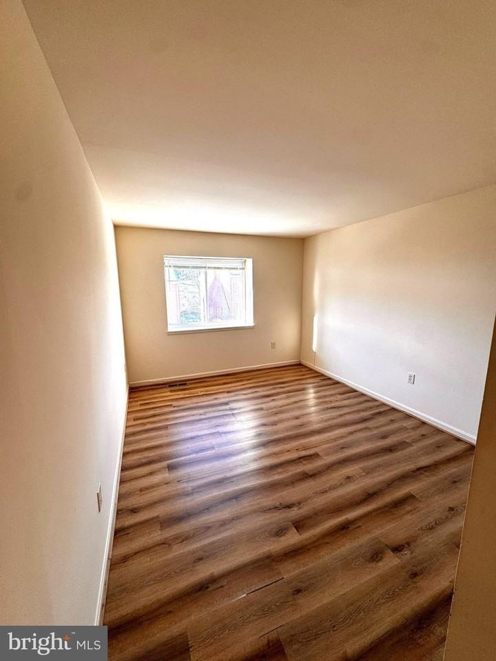 4655 Logsdon Dr - Photo 4 of 10