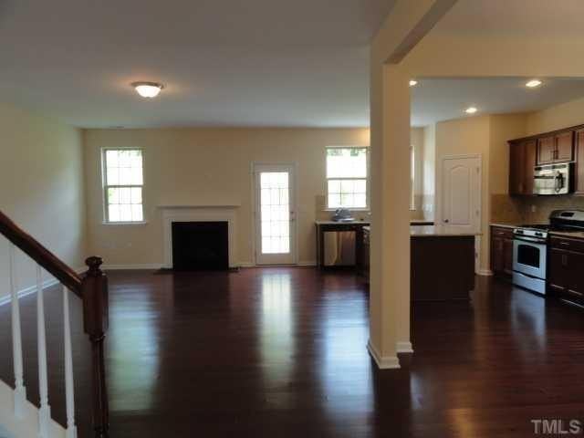 720 Blossom Bay Ln - Photo 3 of 10