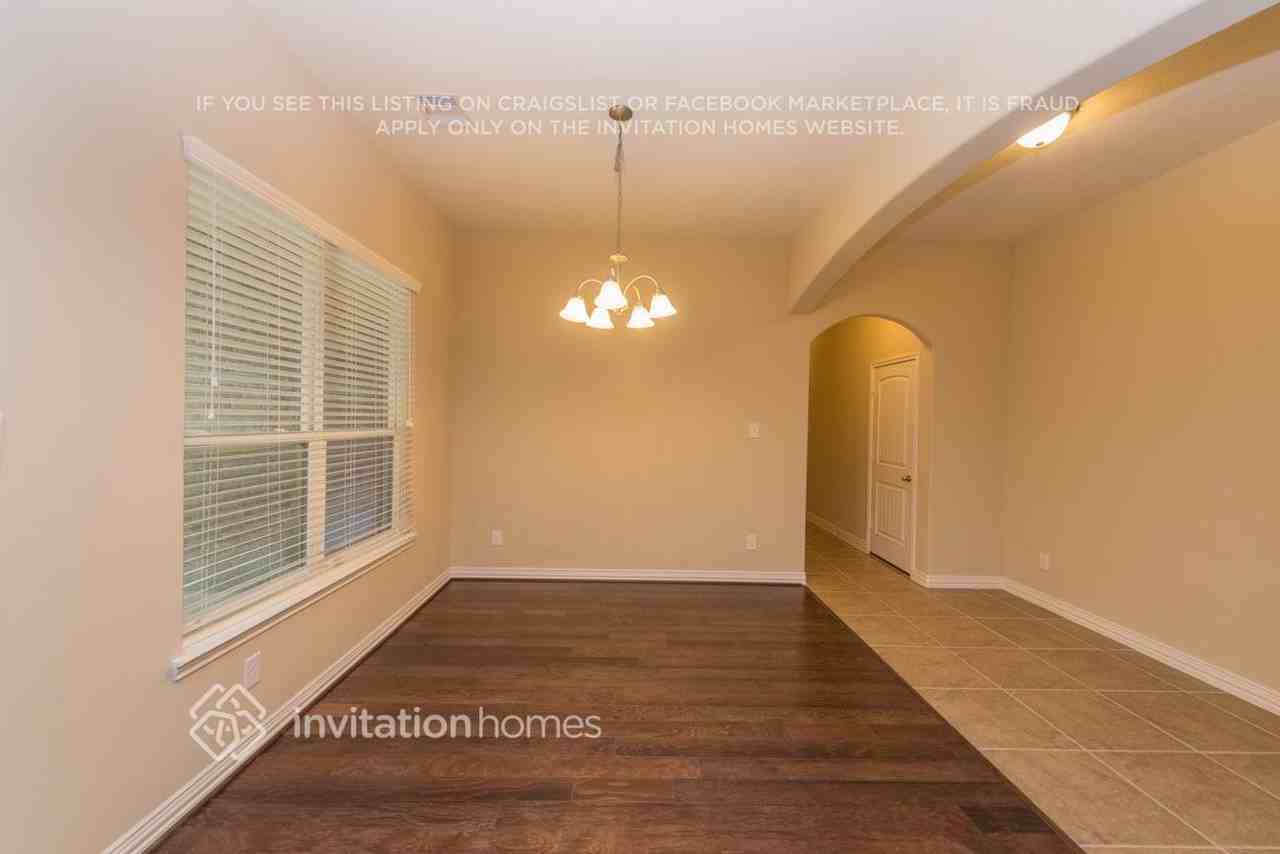 30810 Academy Trace Dr - Photo 2 of 24