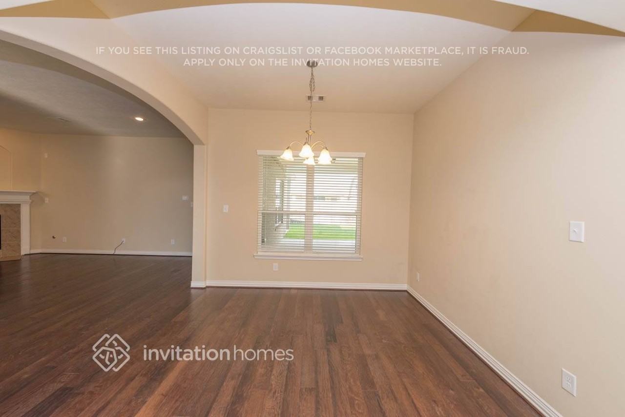 30810 Academy Trace Dr - Photo 3 of 24