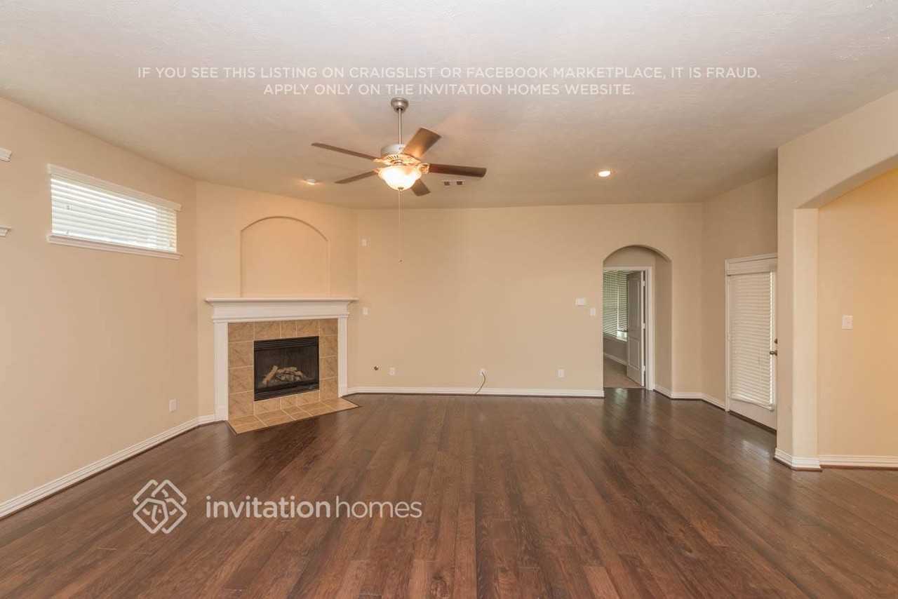 30810 Academy Trace Dr - Photo 5 of 24