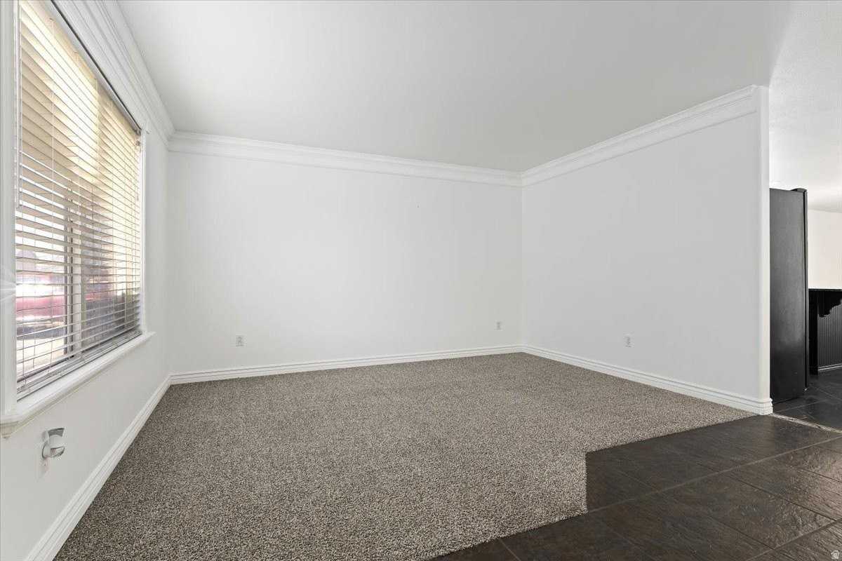 13867 S Mary Loraine Cir - Photo 2 of 14