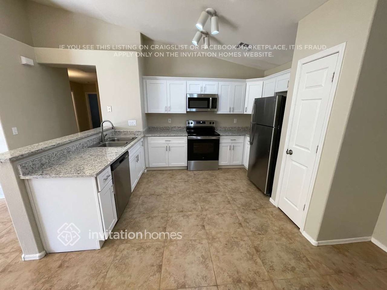 9331 W Cinnabar Ave - Photo 6 of 18