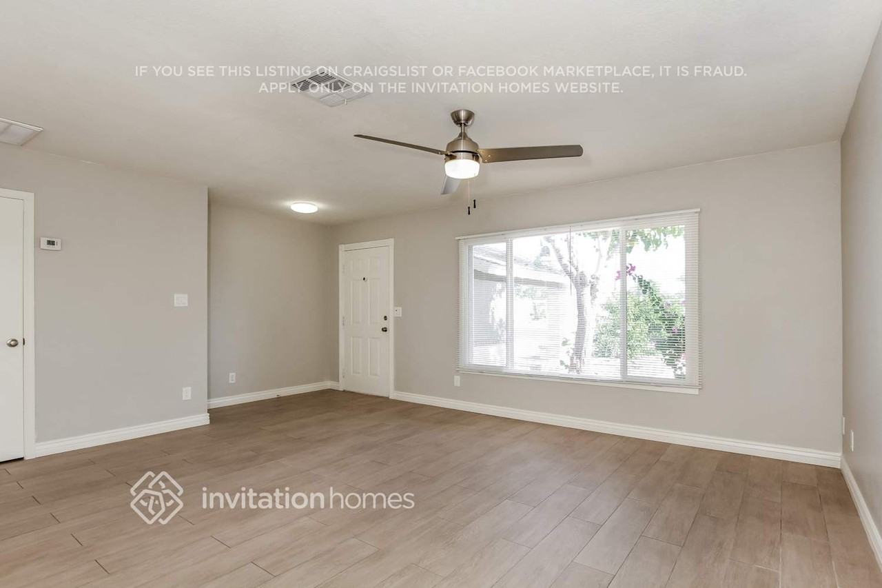 11012 N 47th Ave - Photo 3 of 16