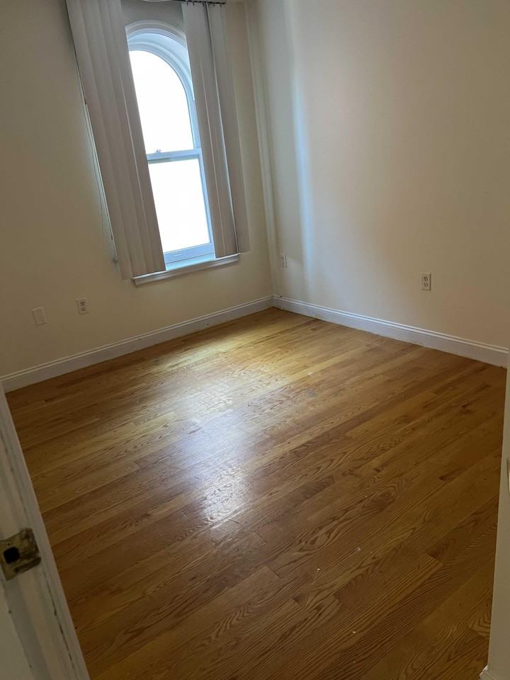 Westland Ave - Photo 5 of 11