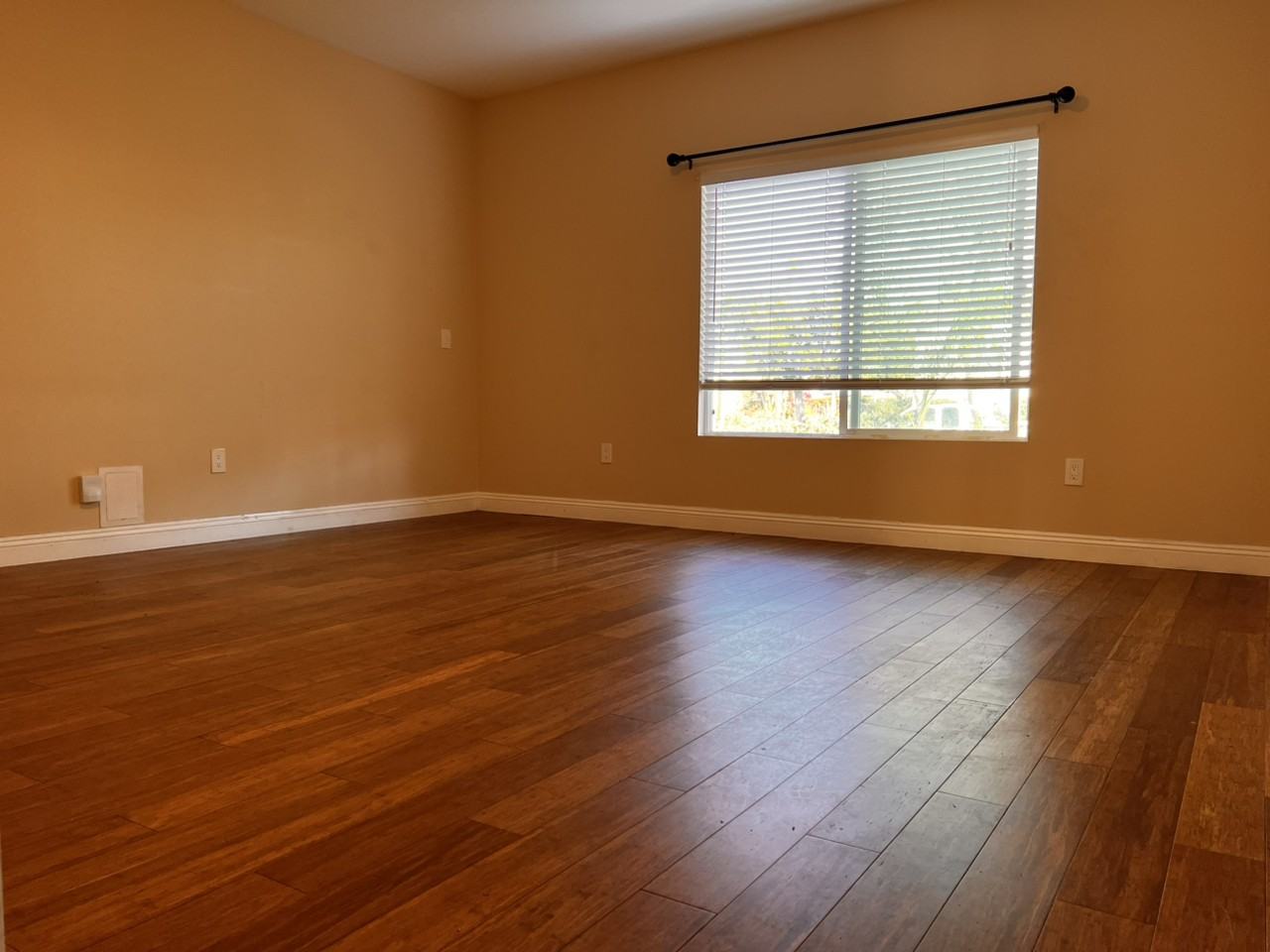 Oxford St - Photo 3 of 4