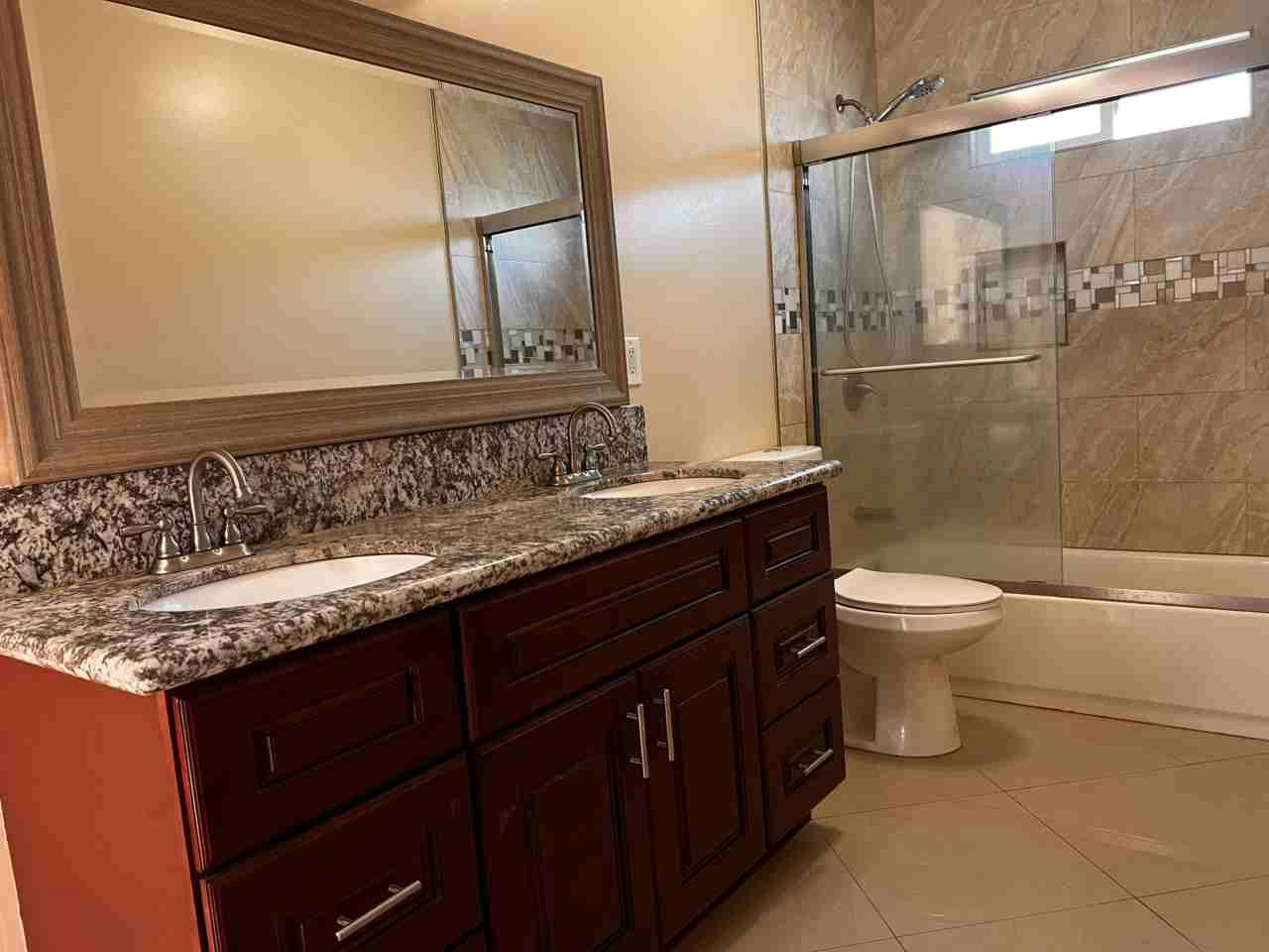 Oxford St - Photo 2 of 4