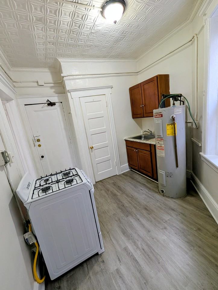 48 Broadway #B - Photo 3 of 12