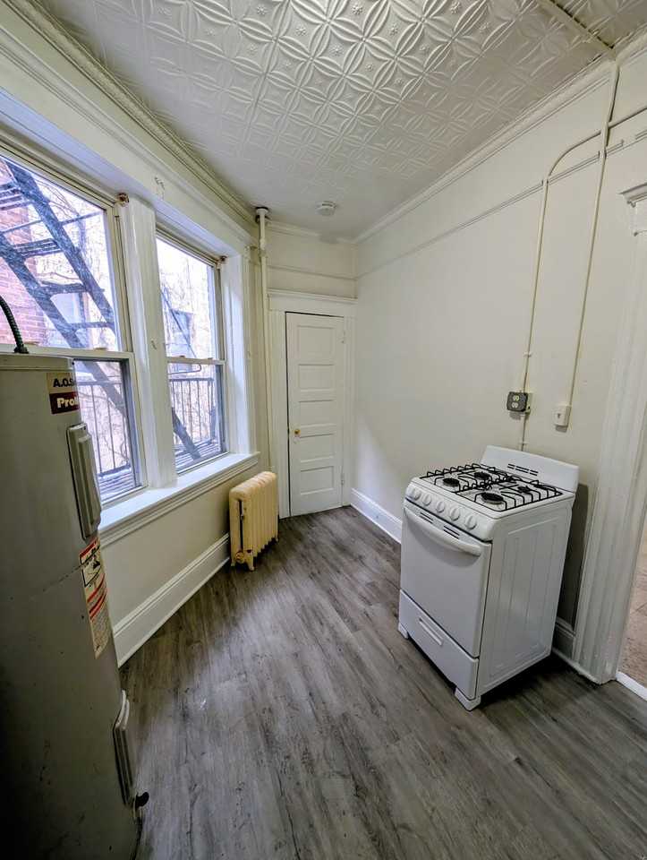 48 Broadway #B - Photo 4 of 12