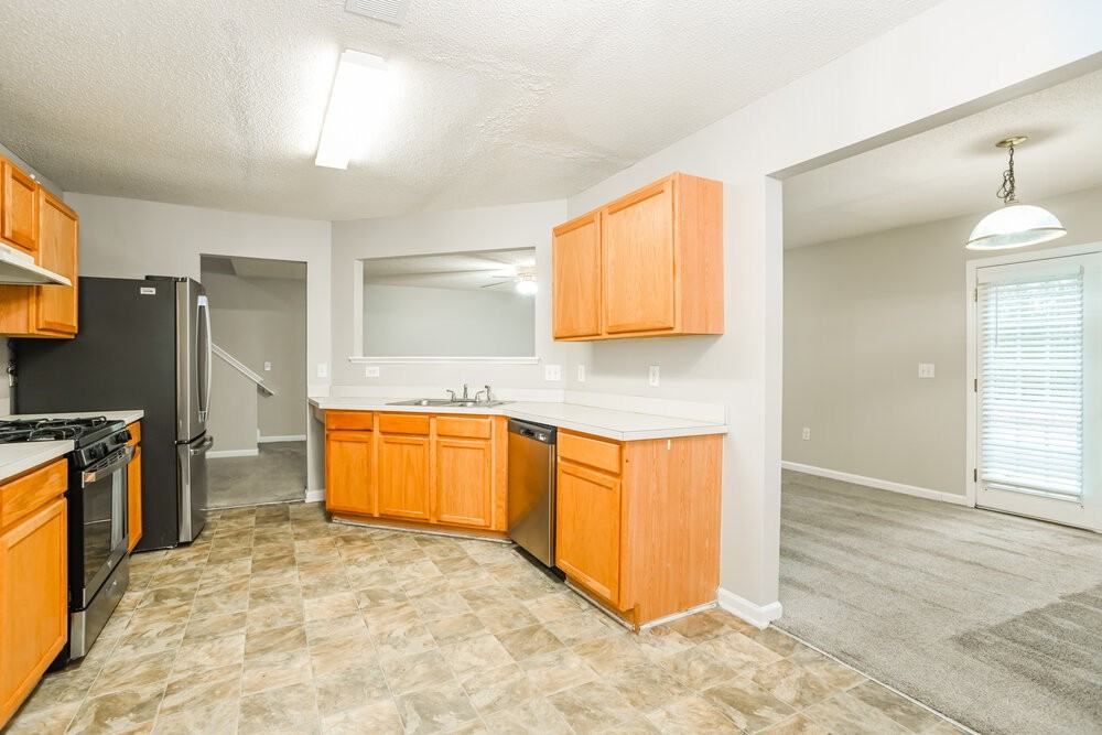 6703 Devongate Ln - Photo 7 of 17