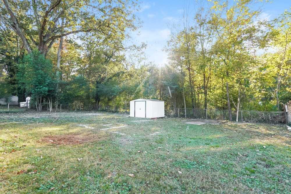 216 Westwood Dr - Photo 3 of 16