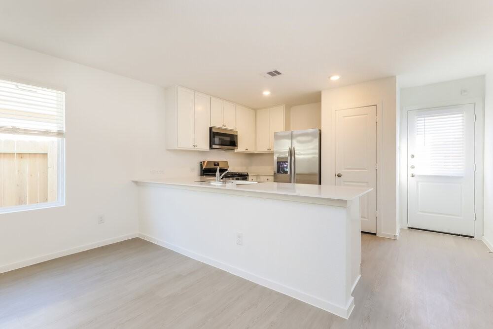 1536 Sunset Ridge Dr - Photo 6 of 16