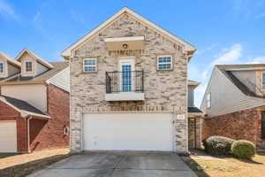 featured image of 635 Fleming St