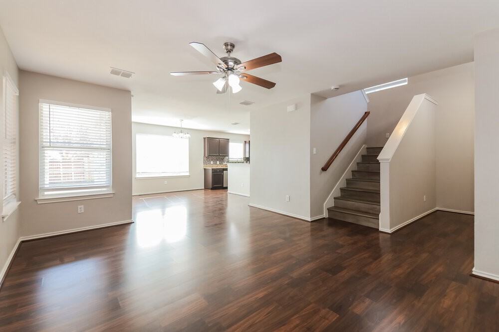 635 Fleming St - Photo 6 of 17