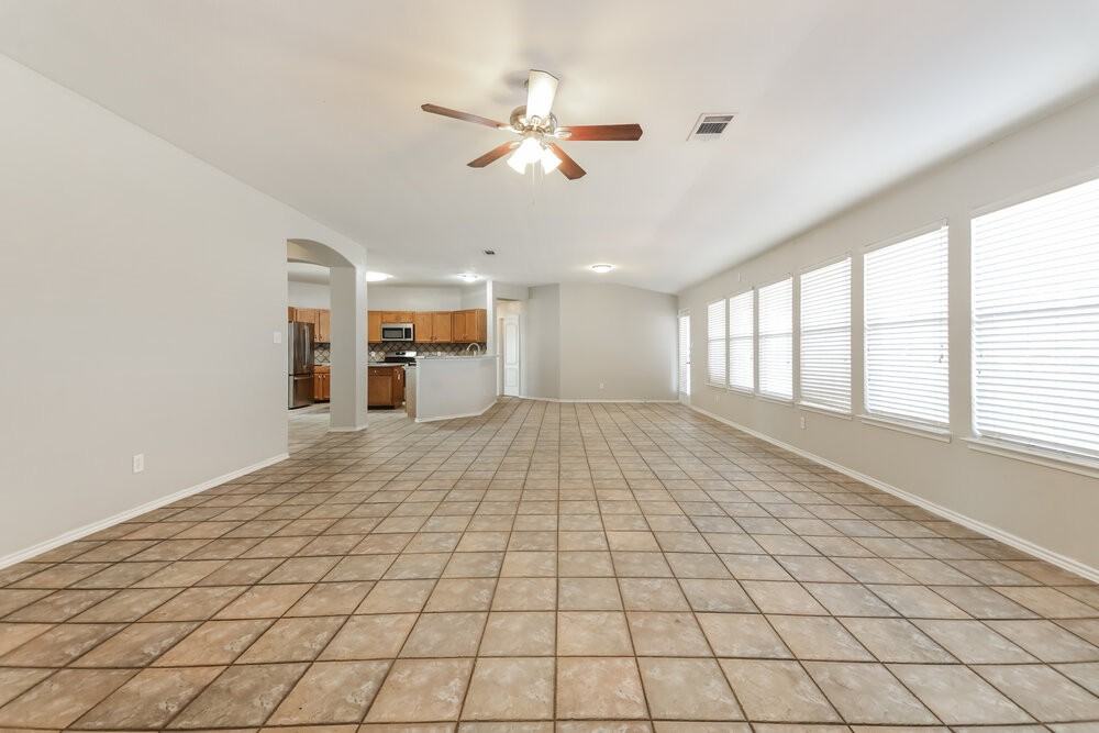 2027 Northridge Dr - Photo 5 of 16