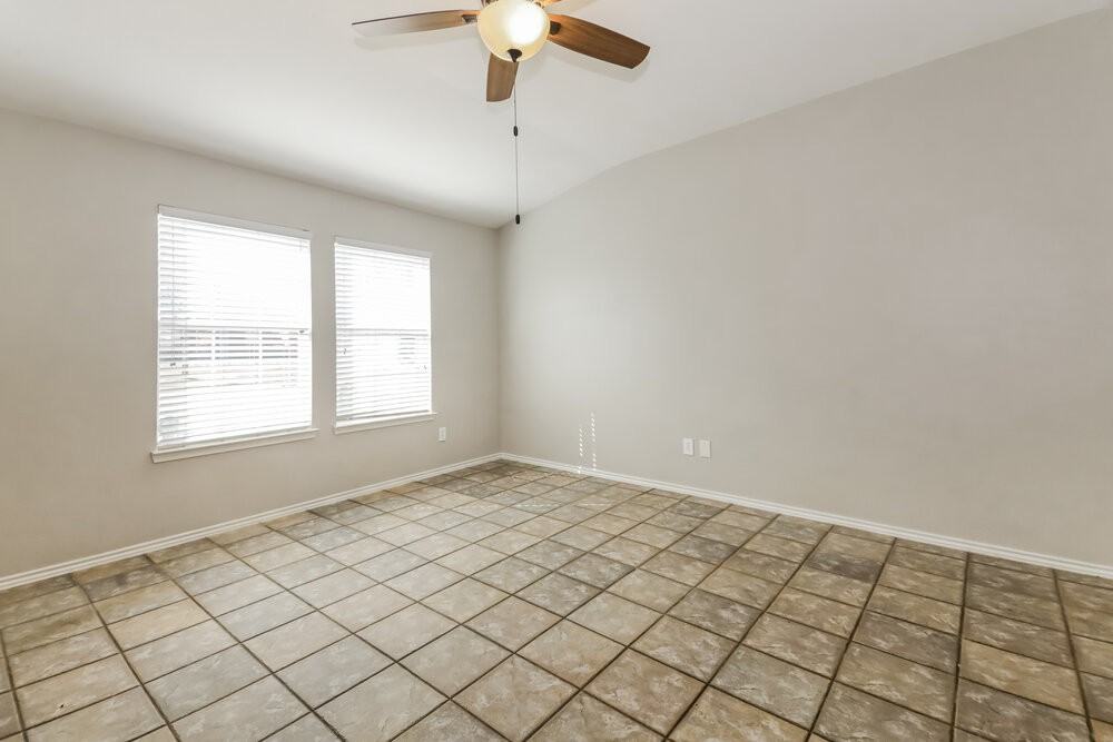 2027 Northridge Dr - Photo 7 of 16