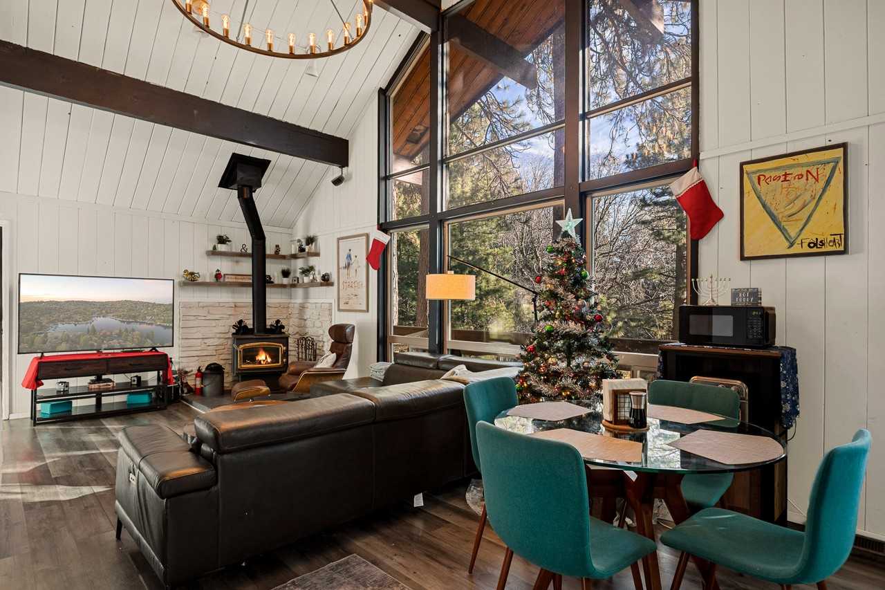 31627 Inspiration Drive - Photo 2 of 33