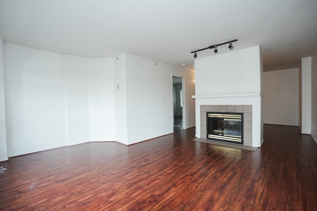 9978 148 Street - Photo 7 of 28