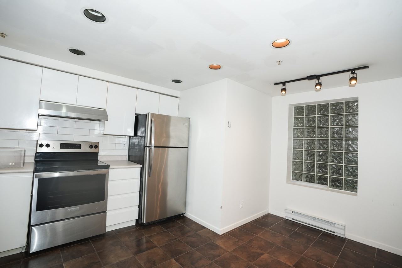 9978 148 Street - Photo 4 of 28