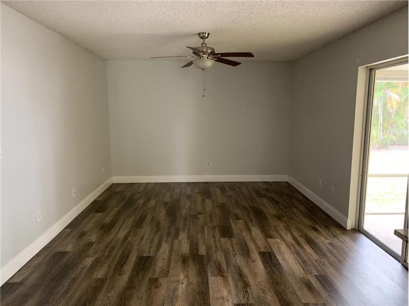 998 SW N Globe Avenue - Photo 6 of 14