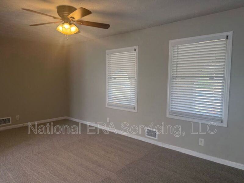 103 Forestwood Dr - Photo 2 of 17