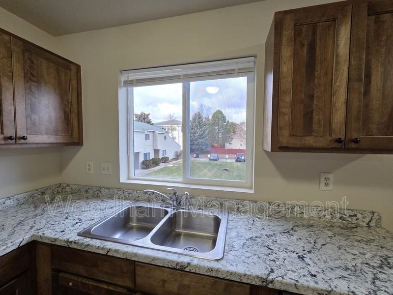 1759 W Kagy Blvd - Photo 4 of 29