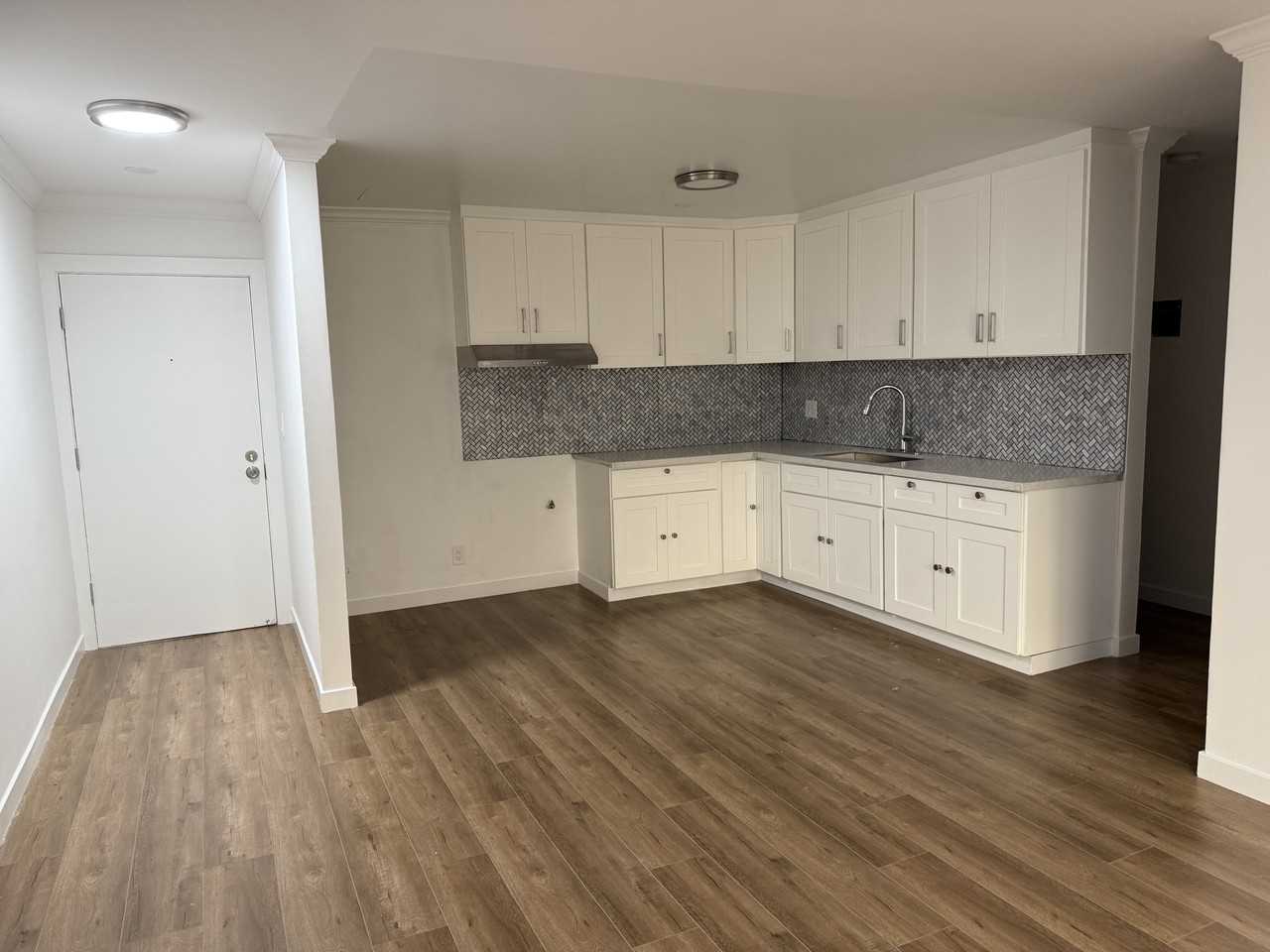 1547 S St. Andrews Pl - Photo 2 of 10