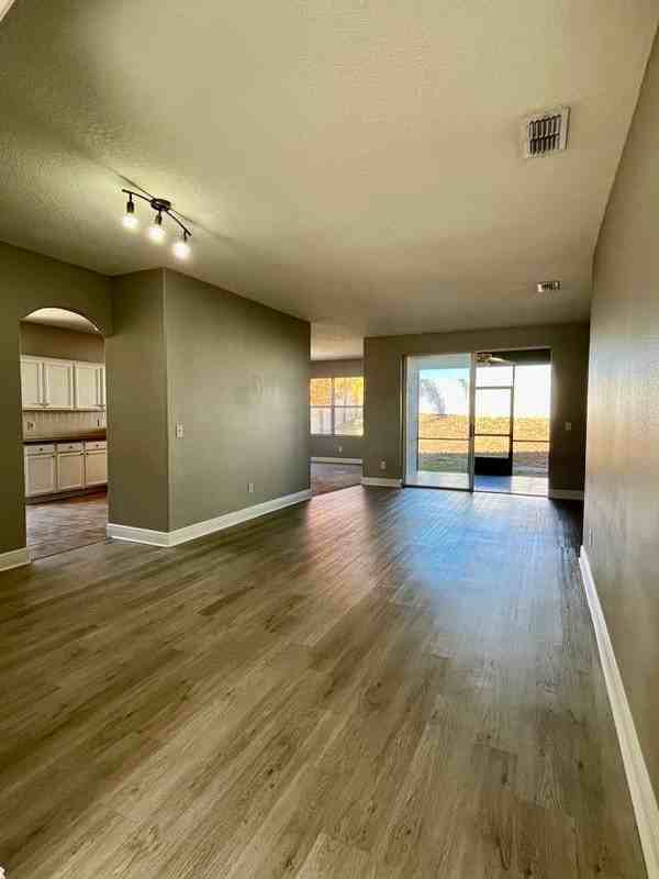 244 Cotswold Cir - Photo 2 of 22