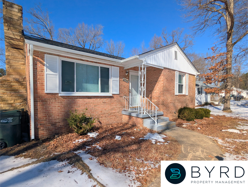 1036 Kingsway Rd - Photo 2 of 17