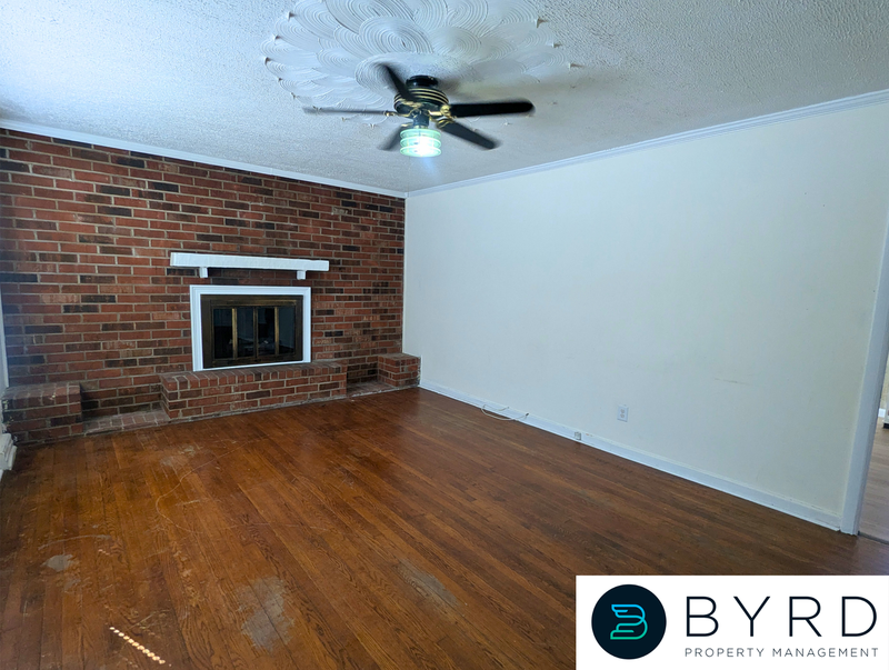 1036 Kingsway Rd - Photo 3 of 17