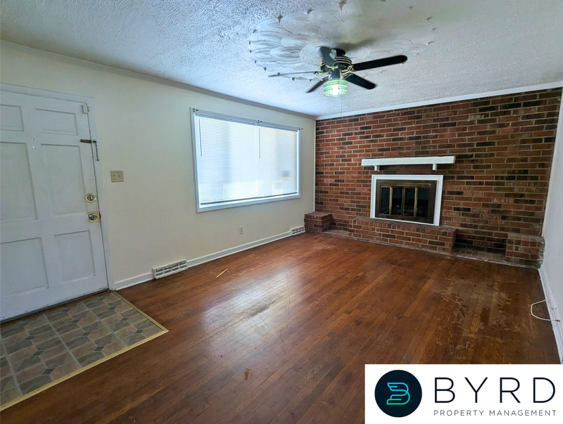 1036 Kingsway Rd - Photo 4 of 17